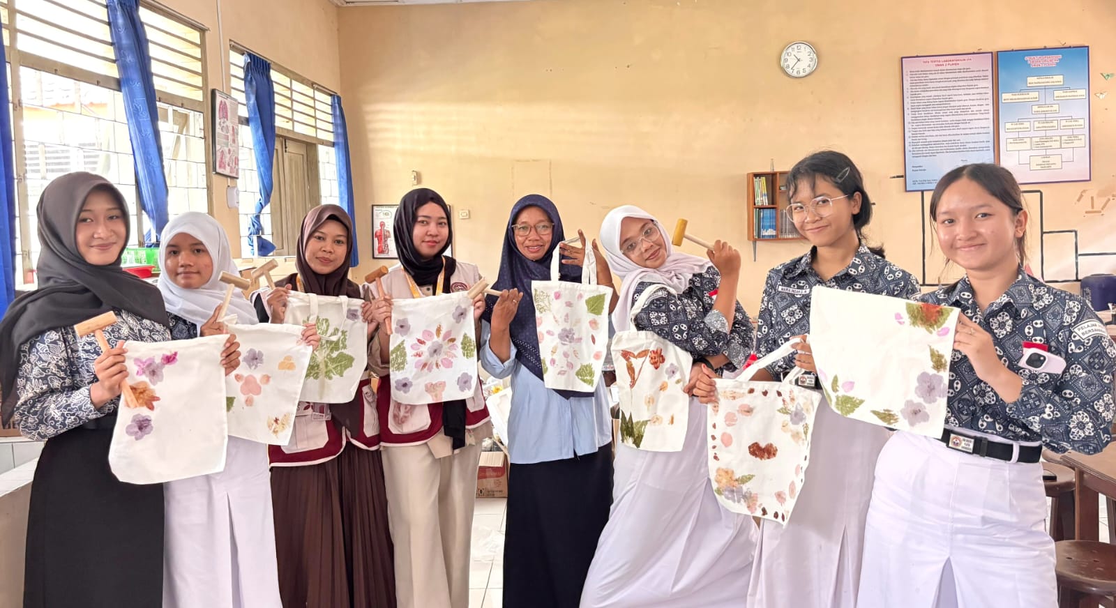 Wangi dan Penuh Warna, Siswa SMAN 2 Playen Ikuti Pelatihan Kreatif Edukatif